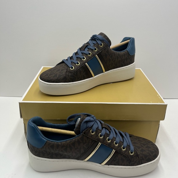 💙 MICHAEL KORS 💙 Poppy stripe lace up sneakers. - Picture 4 of 9